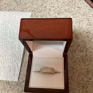 14 kt gold Band Ring.
